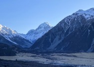 天气影响了对在新西兰最高峰失踪的三名美国和加拿大登山者的搜寻工作